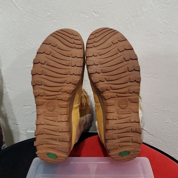 Timberland Mount Holly Duck Boots - Suede Lace Up Puffer Boots in Tan Size 8 - Picture 13 of 16